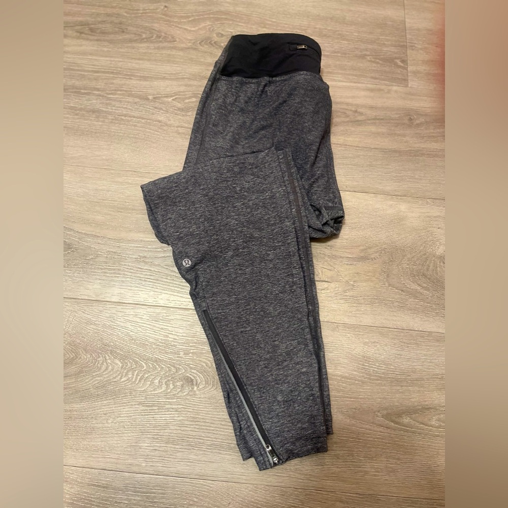 Lulu-lemon Grey Joggers L/XL